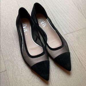 Black mesh flats
